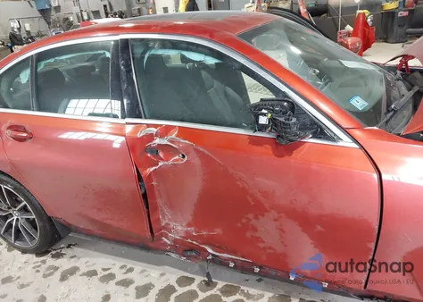 2021 BMW 330I xDrive z USA, uszkodzony, nr VIN 3MW5R7J00M8B96436